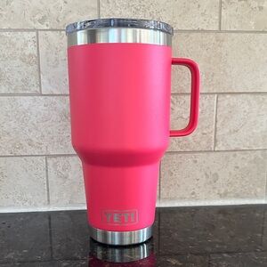 YETI Rambler 30 oz Travel Mug with Stronghold Lid